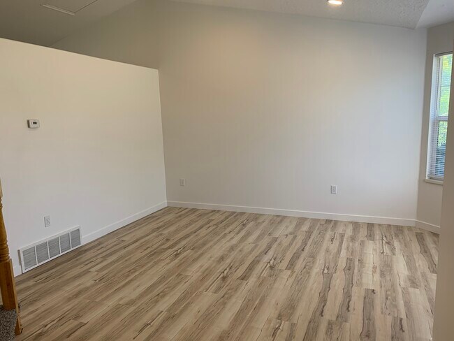 Habitación delantera - 1439 N 2375 W