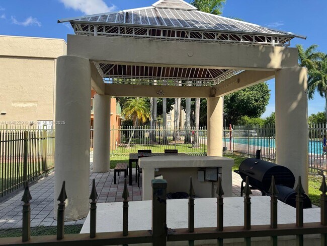 Foto del edificio - 9350 Fontainebleau Blvd