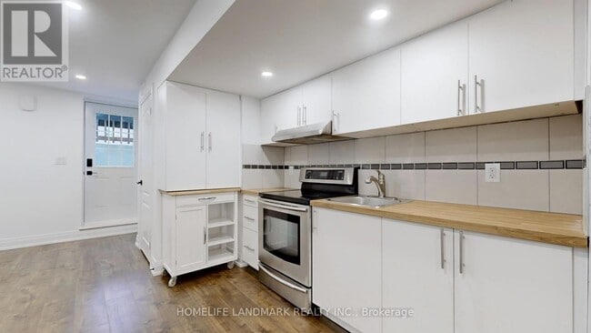 Photo du bâtiment - 1661 Mt Albert Rd