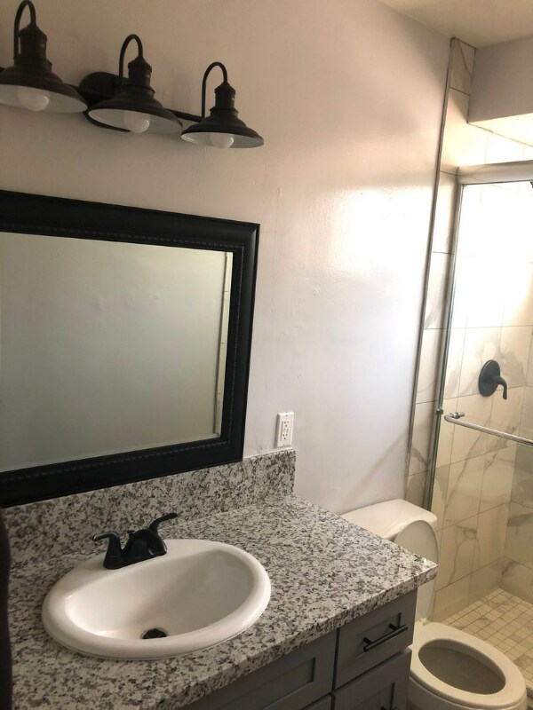 Foto del edificio - 213-217 E Clifton Ave