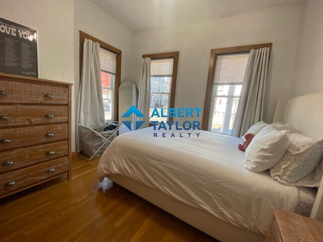 Foto del edificio - 677 E 7th St