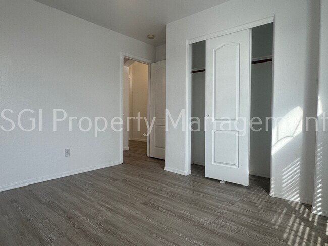 Foto del edificio - GILBERT HOME ON GOLF COURSE LOT