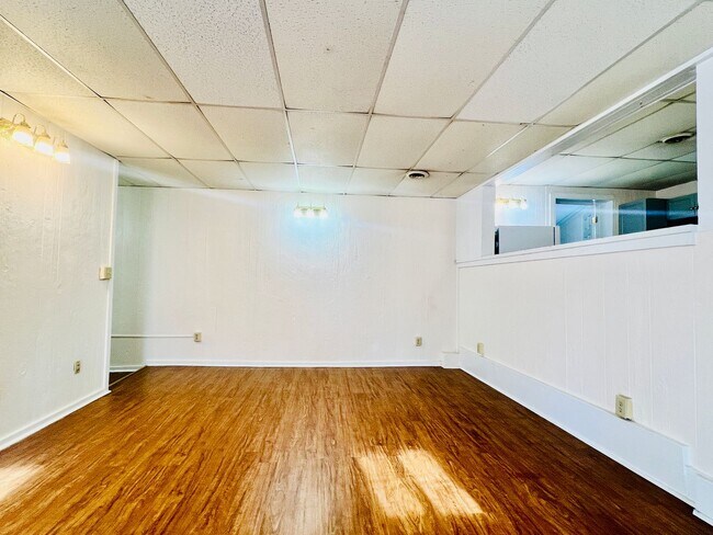 Foto del edificio - 706 Richwood Ave