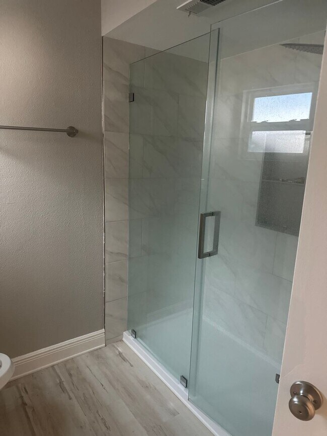 Foto del edificio - 3BR/2BA Pool Home with 2-Car Garage in St. Petersburg!