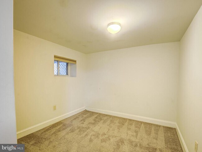 Foto del edificio - 4008 Illinois Ave NW