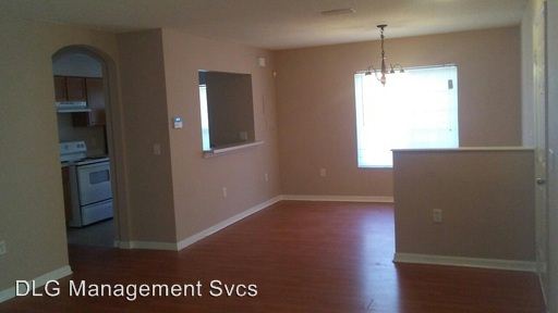 Building Photo - 4001 Dolphin Dr