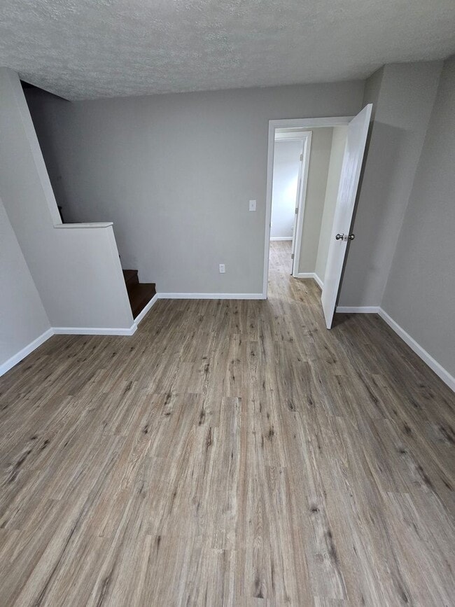 Building Photo - 4 BEDROOM SINGLE FAMILY HOME