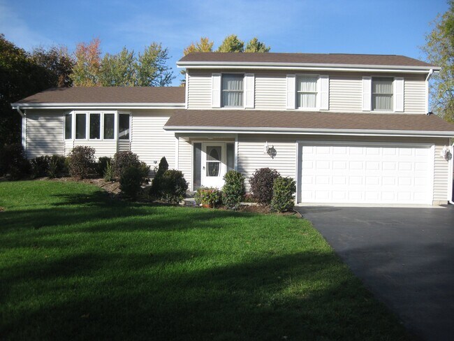 Building Photo - 1104 Hayden Dr