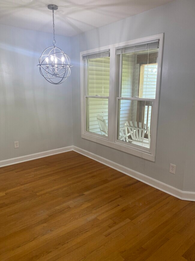 Dining room - 2000 Greenway Ave