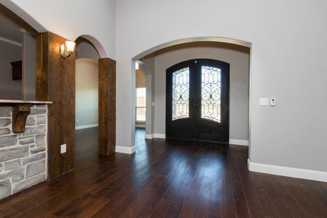 Foto del edificio - For Sale or Available with our Lease with ...