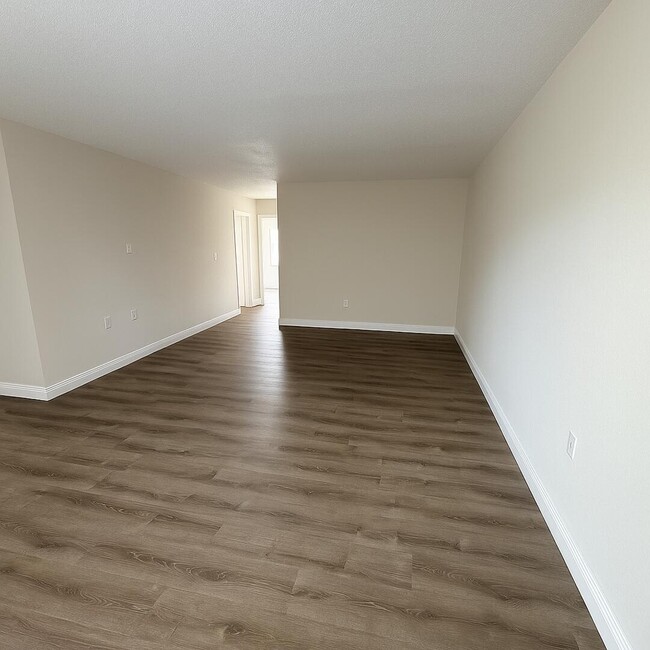 Building Photo - 2716 Vandiver Dr