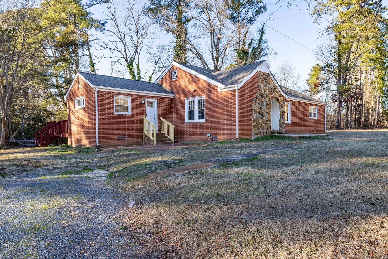 Primary Photo - 6381 NC-73