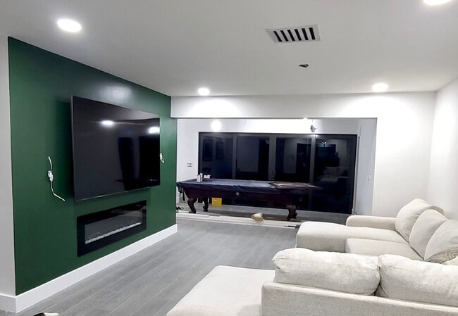 Building Photo - 132 NW 78th Ter