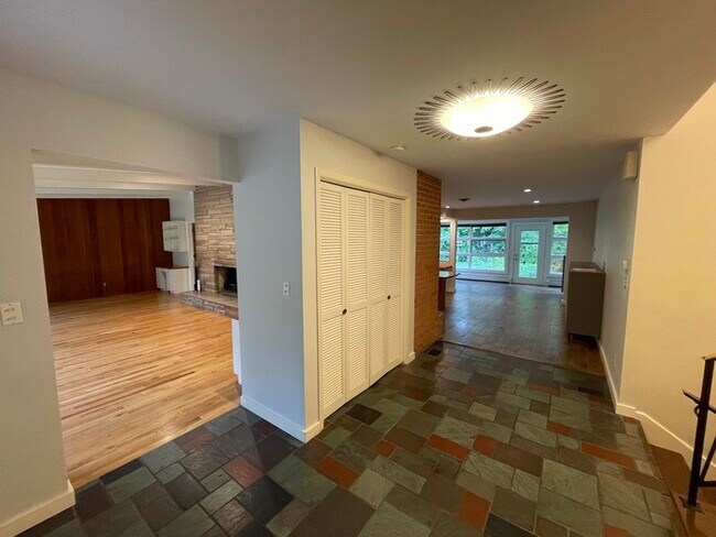 Foto del edificio - Riverside Gardens Neighborhood Home
