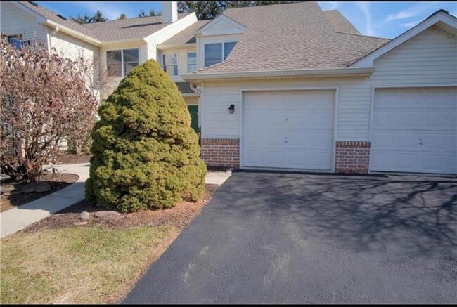Building Photo - 152 Lindfield Cir
