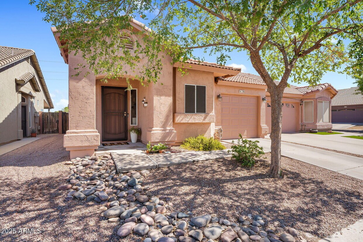 Foto principal - 6610 E University Dr