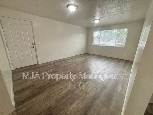 Building Photo - 655 S 1000 W