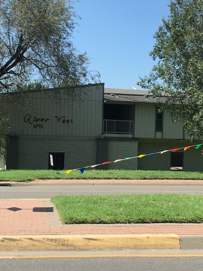 Foto del edificio - 550 S Laclede St