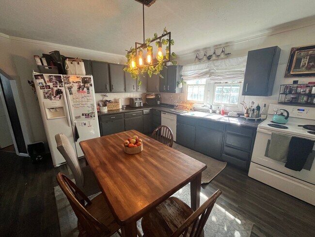 Foto del edificio - Charming East Nashville Home, 3 Bedrooms/3 baths, fenced yard
