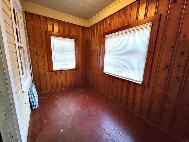 Building Photo - 3715 Whiting Ave
