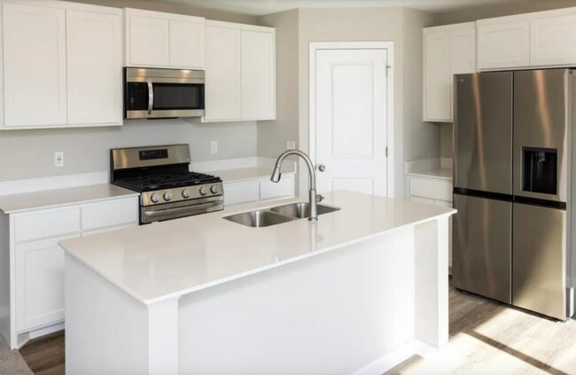 Foto del edificio - 3214 Kady Ave NE