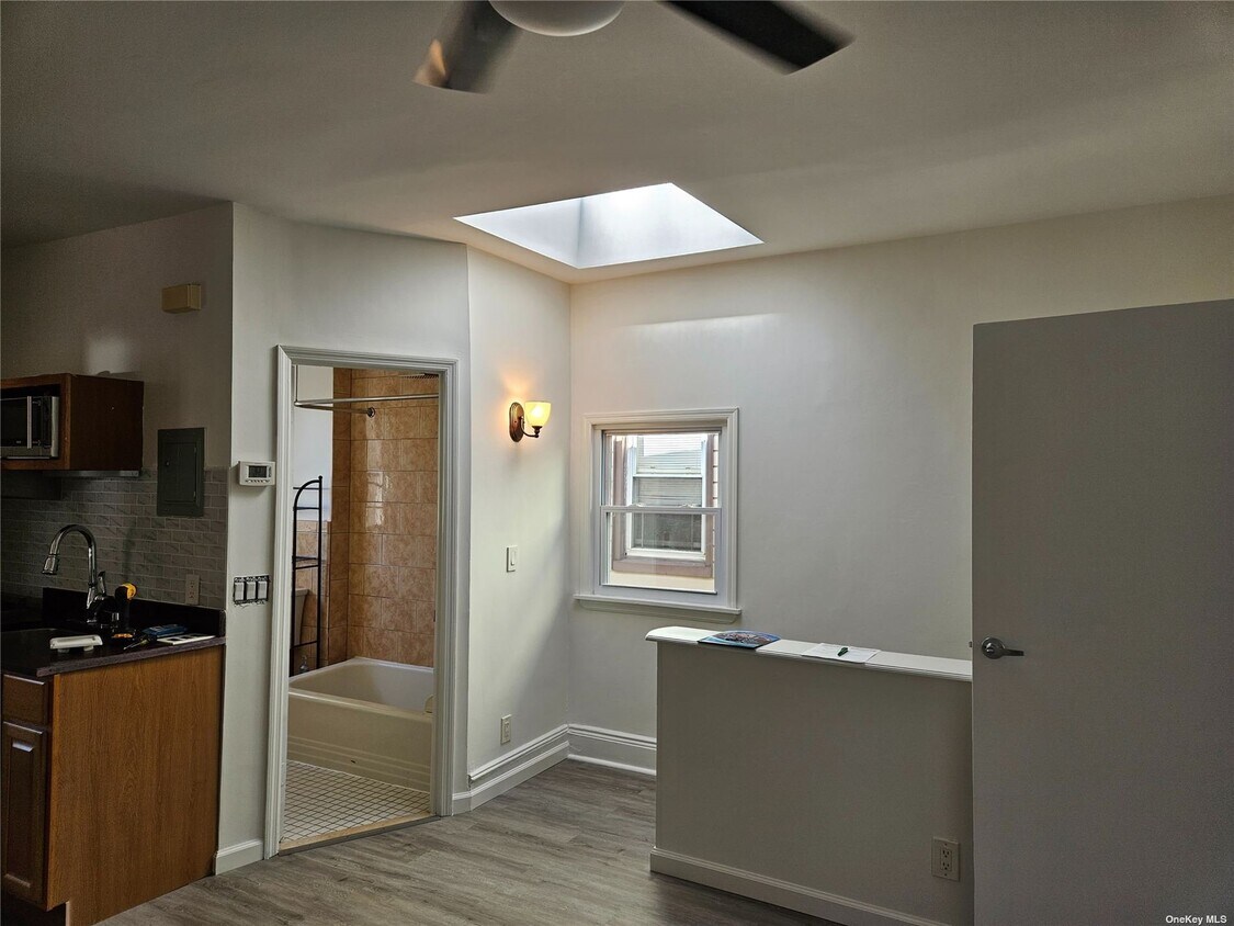 Foto principal - 90-38 80th St