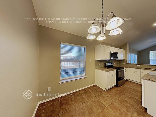 Foto del edificio - 562 Hickory Ln