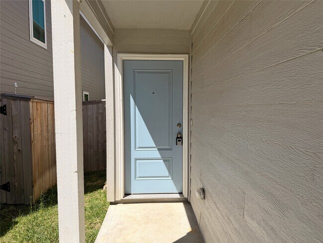 Foto del edificio - 21463 Carosella Dr