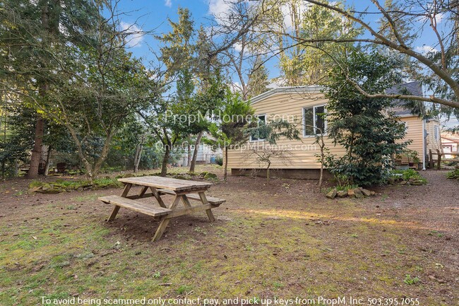 Building Photo - Forrest Heaven,Two Bedroom, Three-Quarter ...