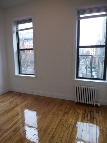 Building Photo - 64 MacDougal St