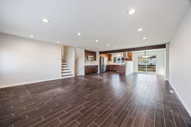 Building Photo - 1315 Prince Dr