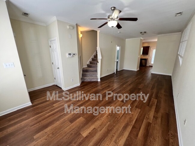 Foto del edificio - 3233 Ivy Wood Ln