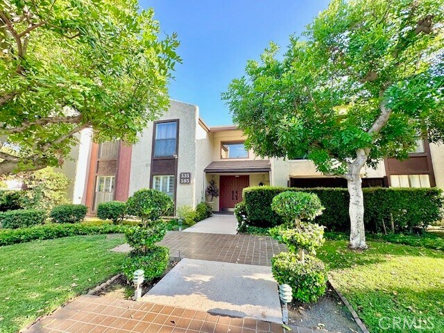 Primary Photo - 585 W Duarte Rd