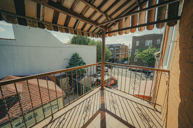 Foto del edificio - 2566 45th St