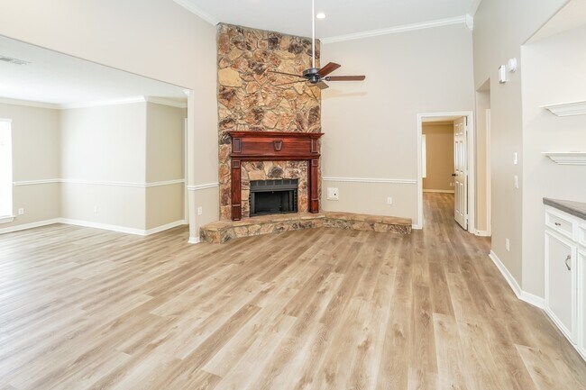 Building Photo - 17311 Modbury Dr