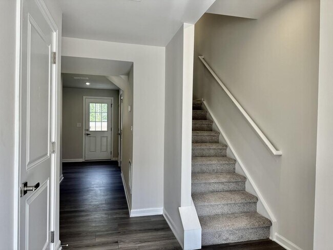 Building Photo - 8038 Sinnet Pl