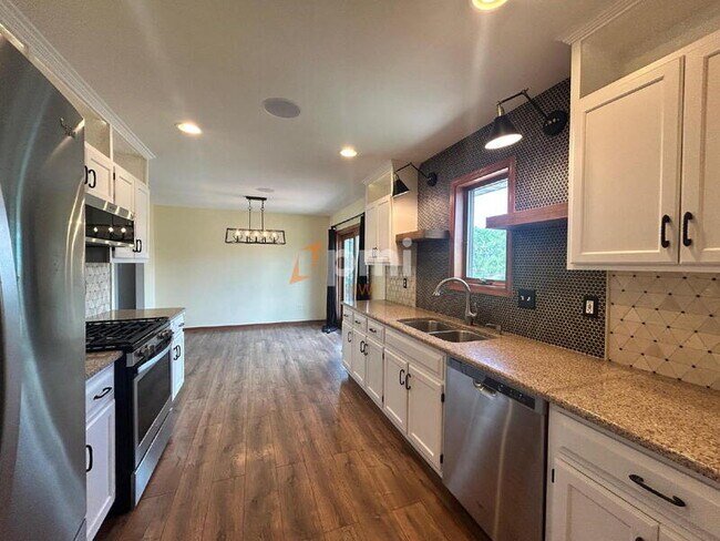 Building Photo - 8781 Calhoun Pl