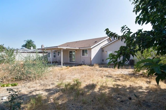 Foto del edificio - 7964 Grace Ave