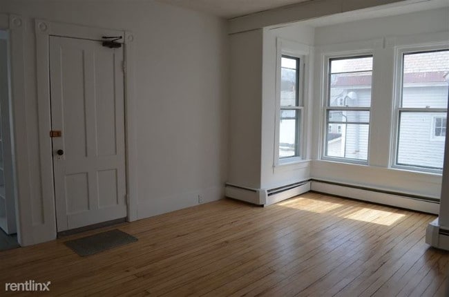 Building Photo - 61 Pleasant St