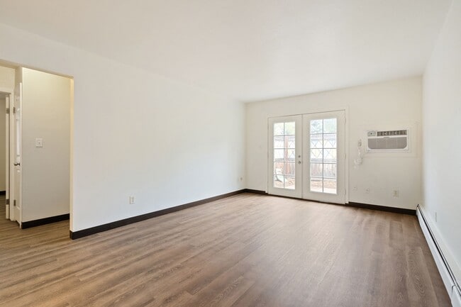 Building Photo - 405 E Thunderbird Dr