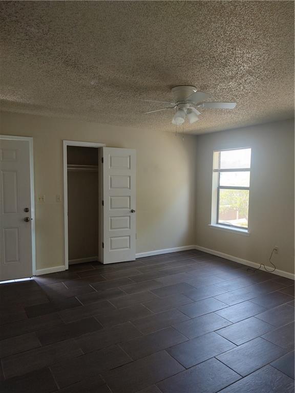 Foto del edificio - 404 Fairway Cir