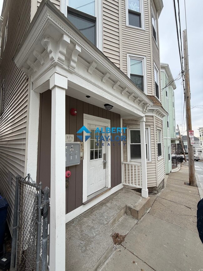 Building Photo - 29 Darling St