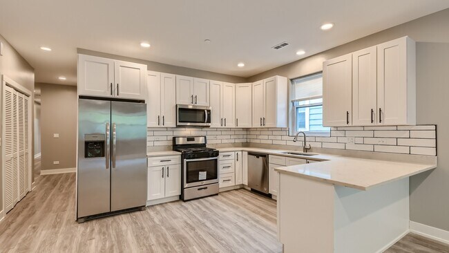 Building Photo - 2035 Dodge Ave