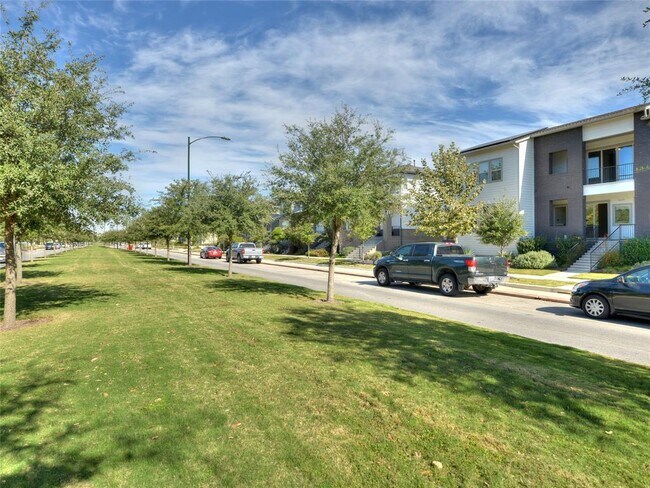 Foto del edificio - 4213 Berkman Dr