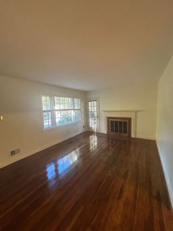 Building Photo - 6321 Stonybrook Dr