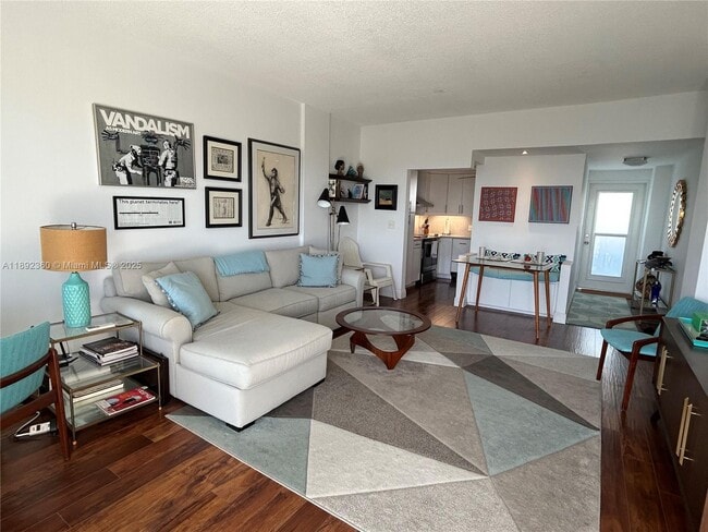 Foto del edificio - 2840 N Ocean Blvd