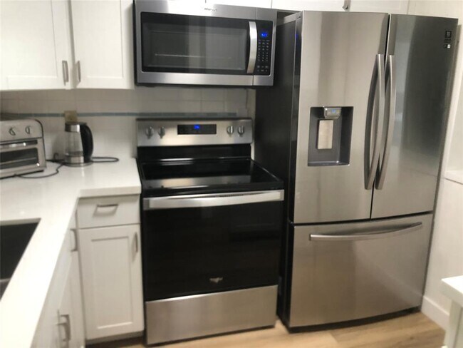 Foto del edificio - 9233 SW 8th St
