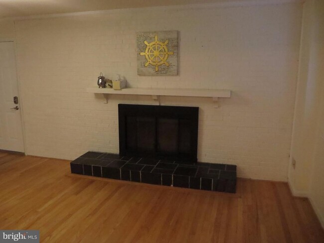 Foto del edificio - 6322 Linway Terrace