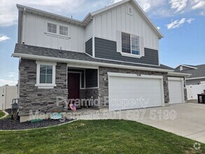 Building Photo - 3536 Bayview Dr