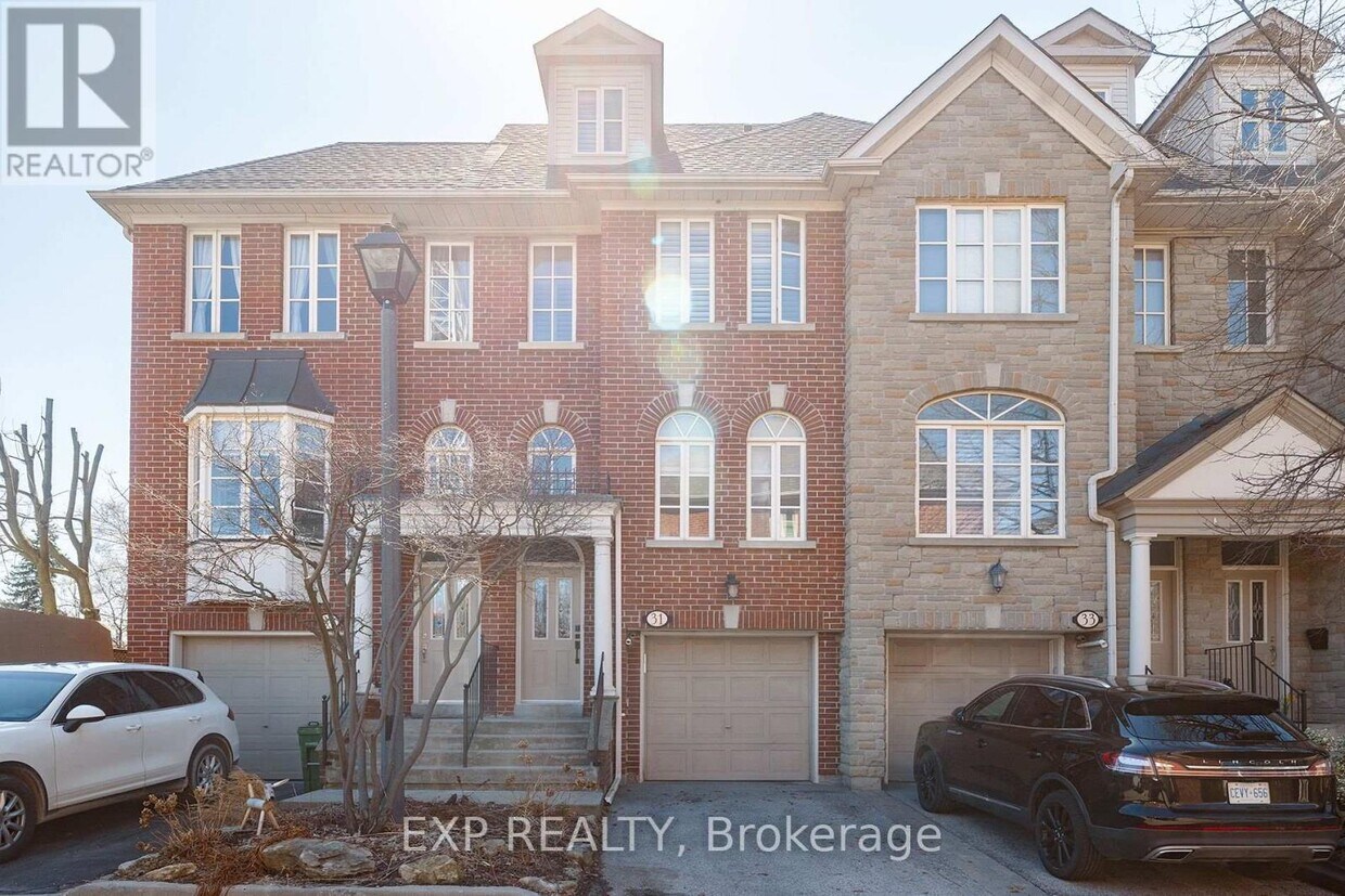 Primary Photo - 31 Brownstone Ln